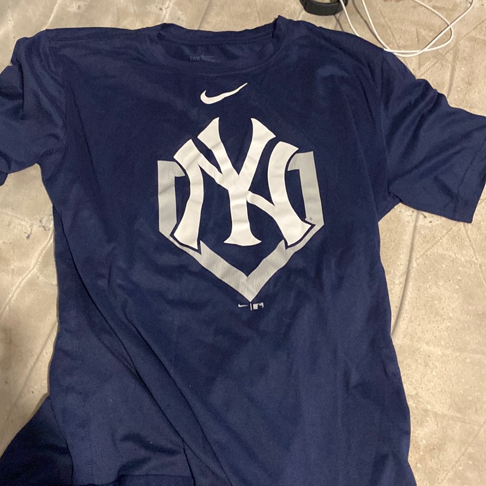 New York Yankees shirt